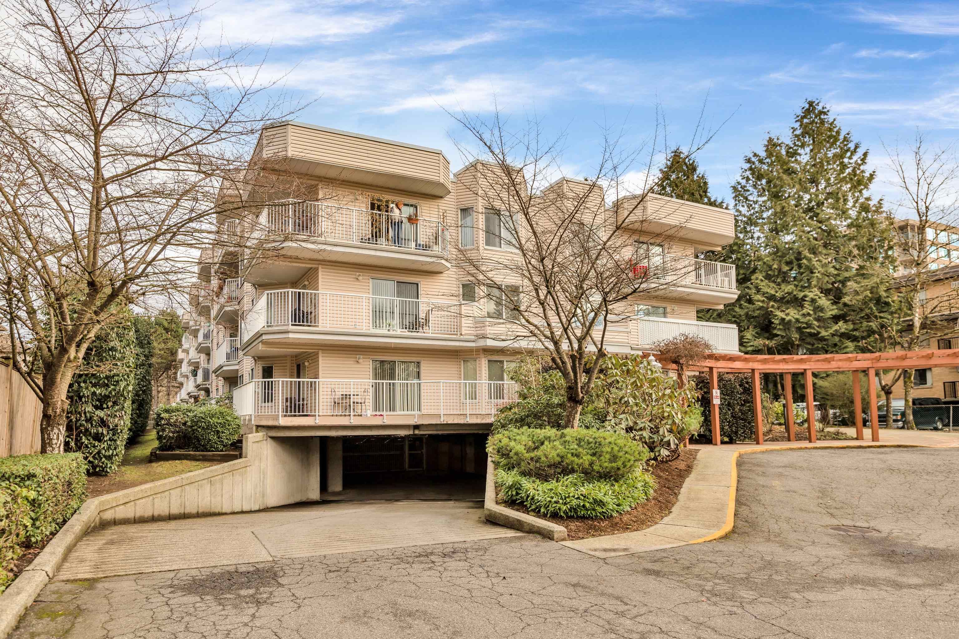 Main Photo: 207 12206 224 Street in Maple Ridge: East Central Condo for sale : MLS®# R2651983