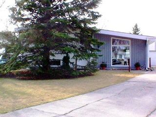 Photo 1: 29 Fieldstone Bay: Residential for sale (Crestview)  : MLS®# 2605258