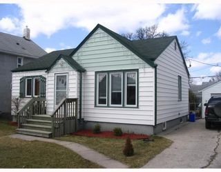 Photo 1: 55 CLONARD Avenue in WINNIPEG: St Vital Residential for sale (South East Winnipeg)  : MLS®# 2906646
