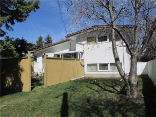 Photo 3: 2739 LIONEL Crescent SW in Calgary: Lakeview House for sale : MLS®# C4008938