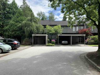 Photo 3: 4768 CEDARGLEN Place in Burnaby: Greentree Village Townhouse for sale in "GREENTREE VILLAGE" (Burnaby South)  : MLS®# R2388988