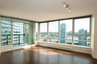 Photo 5: 2302 939 EXPO Boulevard in Vancouver: Yaletown Condo for sale (Vancouver West)  : MLS®# R2372437