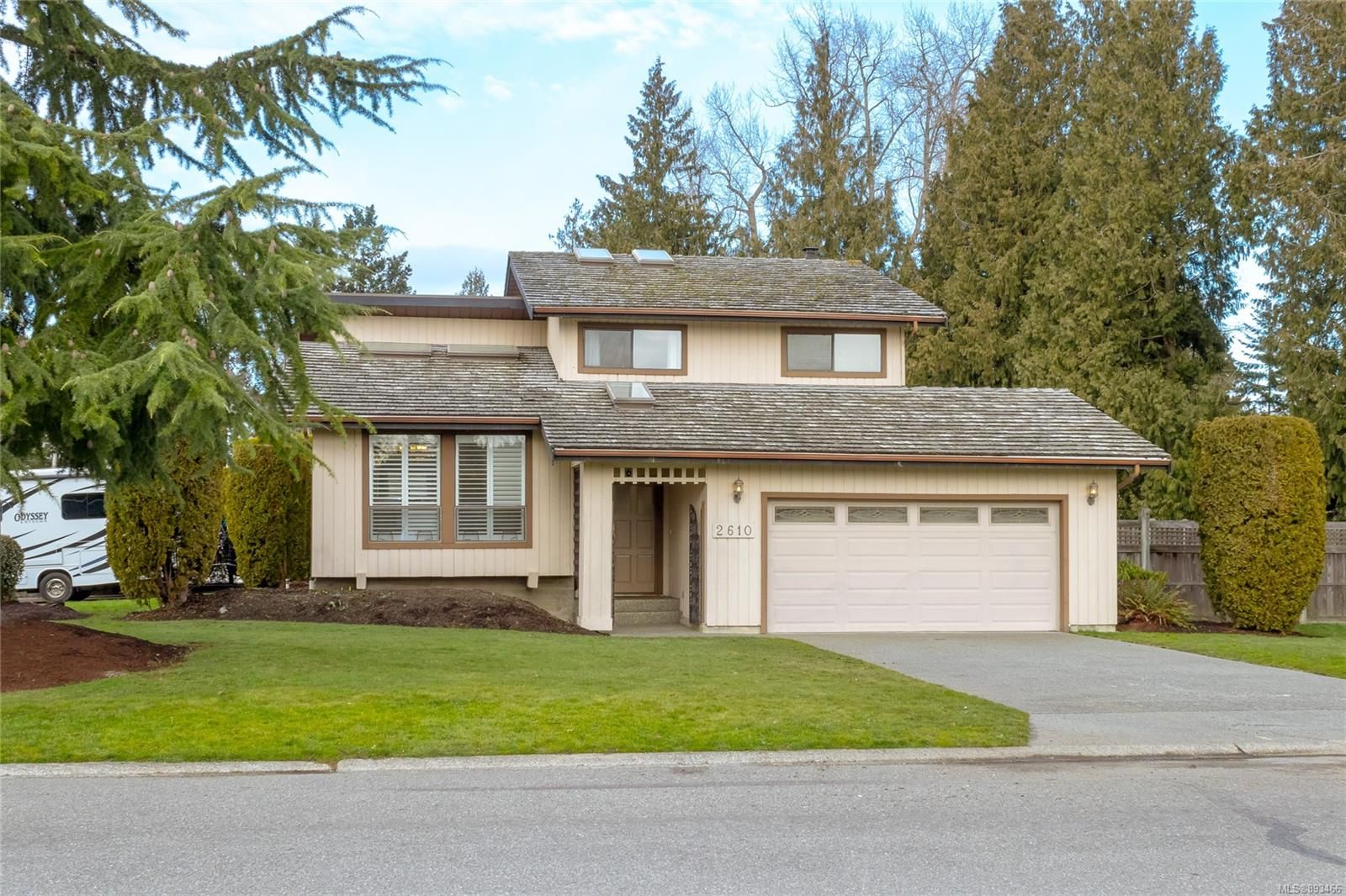 Main Photo: CENTRAL SAANICH REAL ESTATE IN BC = Turgoose Home For Sale SOLD With Ann Watley.