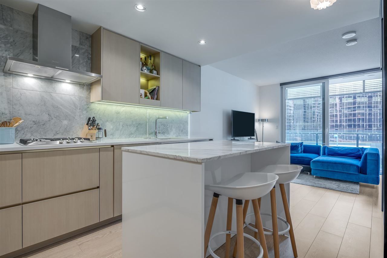 Main Photo: 507 89 NELSON Street in Vancouver: Yaletown Condo for sale in "The Arc" (Vancouver West)  : MLS®# R2579988