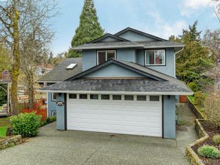 Photo 1: 1370 Charles Pl in VICTORIA: SE Cedar Hill House for sale (Saanich East)  : MLS®# 834275
