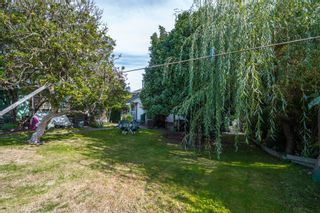 Photo 13: 525 BEACHVIEW Drive in North Vancouver: Dollarton House for sale : MLS®# R2746895