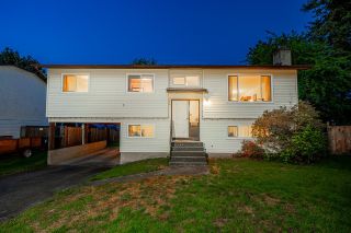 Photo 1: 2880 267A Street in Langley: Aldergrove Langley House for sale : MLS®# R2880902