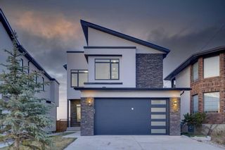 Main Photo: 414 30 Avenue NE in Calgary: Winston Heights/Mountview Detached for sale : MLS®# A2124876