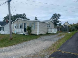 Photo 2: 27 Morrison Street in Glace Bay: 203-Glace Bay Residential for sale (Cape Breton)  : MLS®# 202222868
