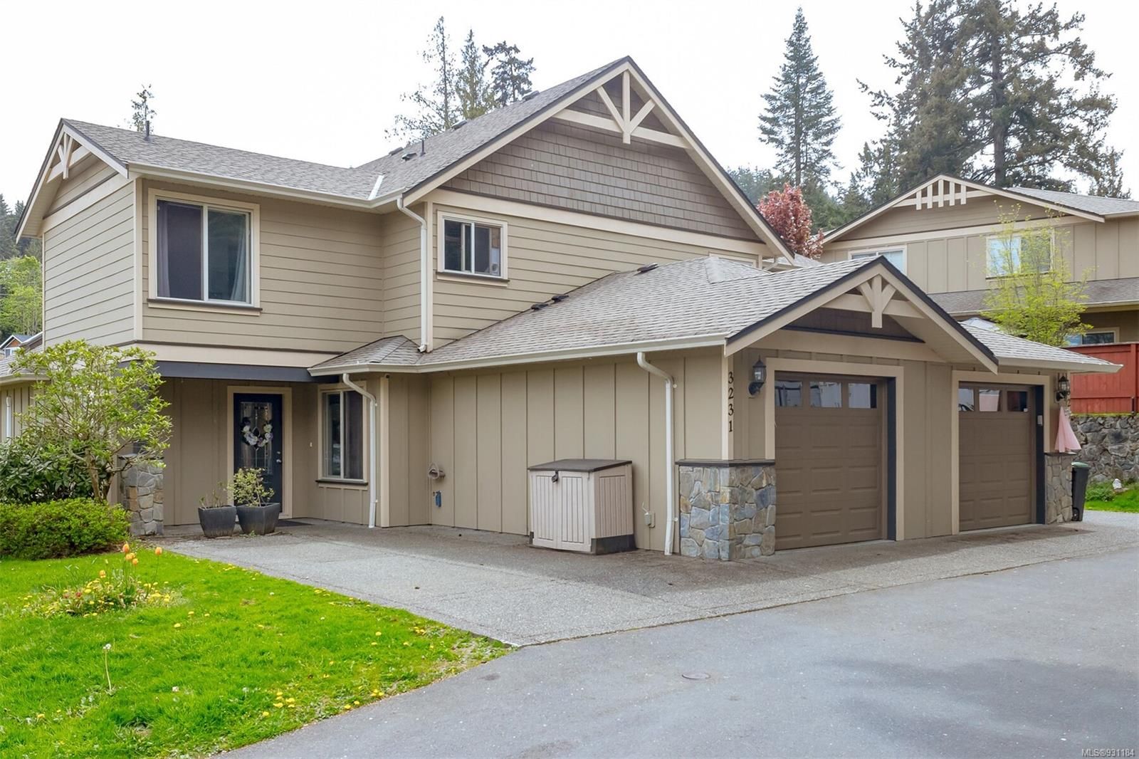 Main Photo: 3231 Ernhill Pl in Langford: La Walfred Row/Townhouse for sale : MLS®# 931184