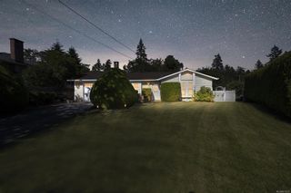 Photo 2: 3177 Pearkes Rd in Colwood: Co Wishart North House for sale : MLS®# 911251