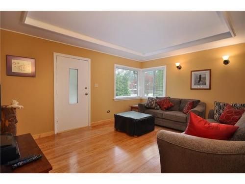 Main Photo: 3690 HENDERSON Ave in North Vancouver: Home for sale : MLS®# V889087