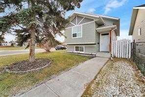 Main Photo: 5800 56 Avenue: Red Deer Detached for sale : MLS®# A2135183