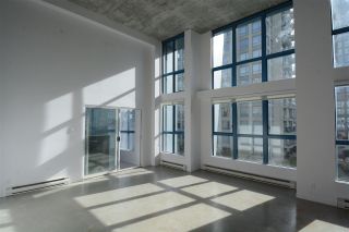 Photo 2: 312 1238 SEYMOUR Street in Vancouver: Downtown VW Condo for sale in "Space" (Vancouver West)  : MLS®# R2443132