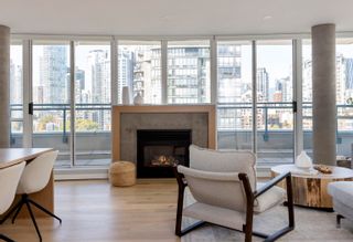 Photo 5: 1007 1288 MARINASIDE Crescent in Vancouver: Yaletown Condo for sale in "Crestmark 1" (Vancouver West)  : MLS®# R2728871