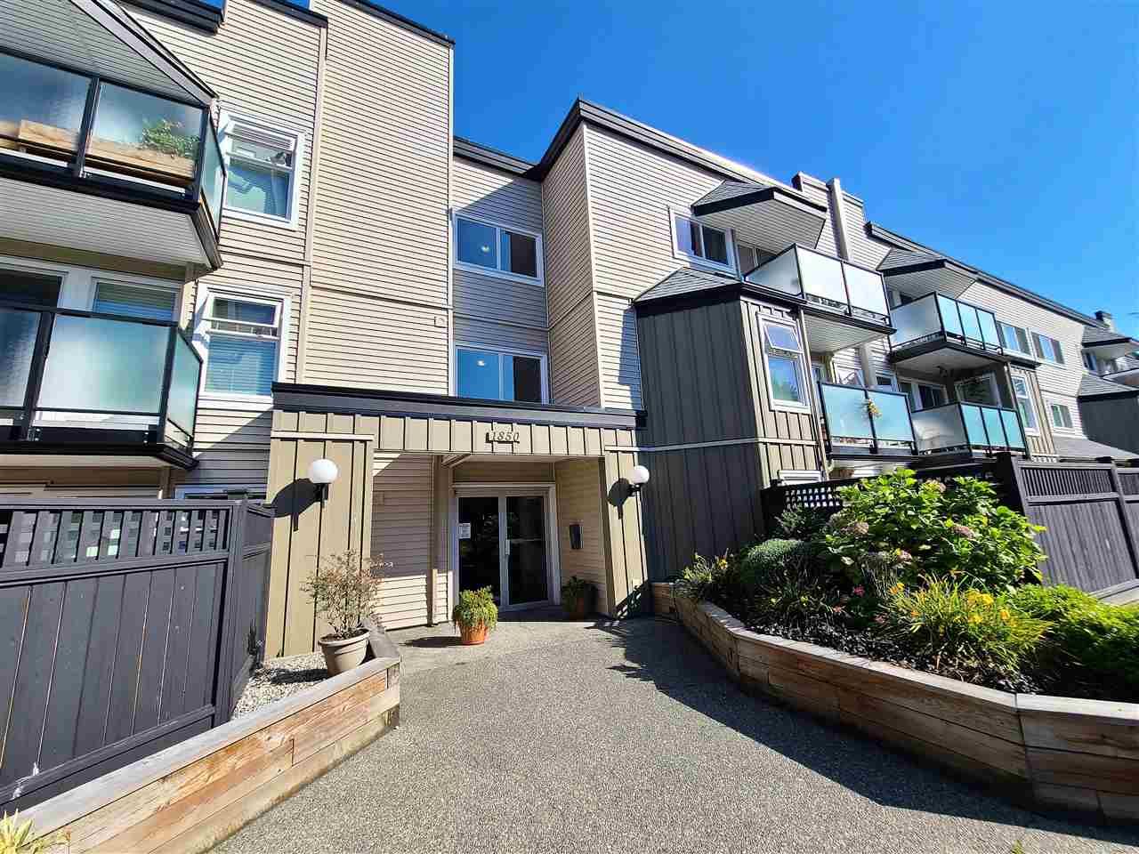 Main Photo: 116 1850 E SOUTHMERE Crescent in Surrey: Sunnyside Park Surrey Condo for sale in "SOUTHERMERE PLACE" (South Surrey White Rock)  : MLS®# R2496310