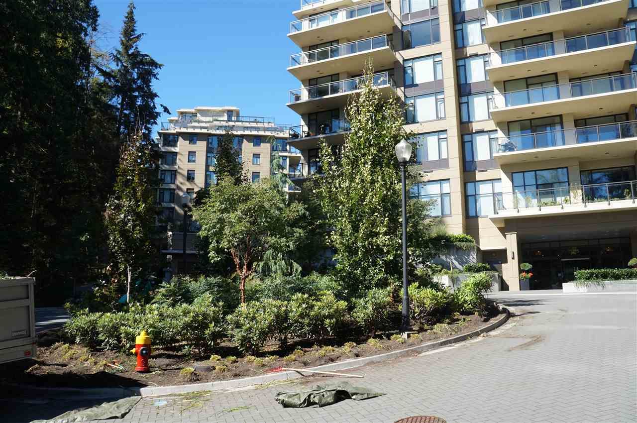 Main Photo: 303 1415 PARKWAY BOULEVARD in Coquitlam: Westwood Plateau Condo for sale : MLS®# R2111020