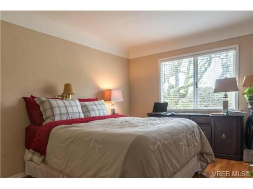 Photo 12: Photos: 1466 Rockland Ave in VICTORIA: Vi Rockland House for sale (Victoria)  : MLS®# 726088