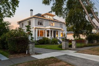 Photo 2: 1120 Faithful St in Victoria: Vi Fairfield West House for sale : MLS®# 942635