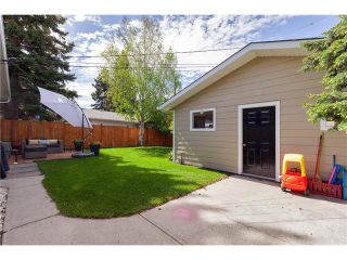 Photo 25: 3207 BEARSPAW Drive NW in Calgary: Brentwood House for sale : MLS®# C4118825