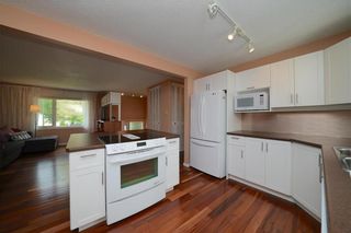 Photo 8: 14 Mackie Bay in Winnipeg: Crestview Residential for sale (5H)  : MLS®# 202315668