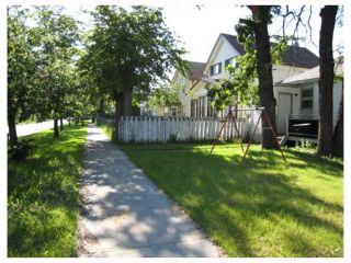 Photo 4: 557 DOUCET Street in WINNIPEG: St Boniface Residential for sale (South East Winnipeg)  : MLS®# 2710760