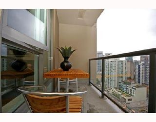 Photo 8: 1901 1010 RICHARDS Street in Vancouver: Downtown VW Condo for sale in "GALLERY" (Vancouver West)  : MLS®# V670409