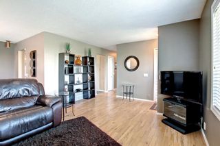 Photo 6: 400 Whiteland Drive NE in Calgary: Whitehorn Detached for sale : MLS®# A1229643