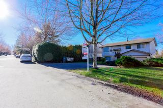 Photo 2: 6345 SUNDANCE Drive in Surrey: Cloverdale BC House for sale (Cloverdale)  : MLS®# R2037775