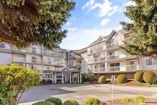 Photo 2: 313 31930 OLD YALE Road in Abbotsford: Abbotsford West Condo for sale in "ROYAL COURT" : MLS®# R2796555