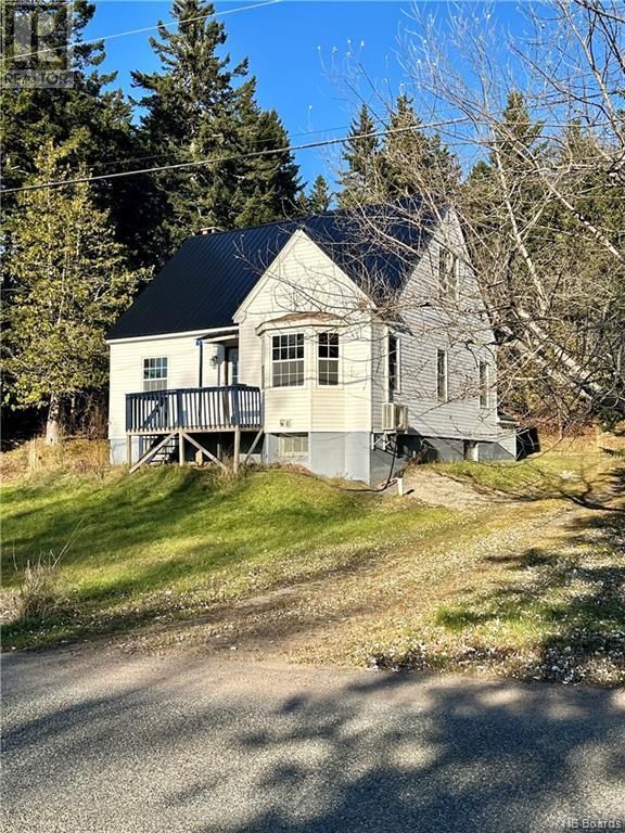 Main Photo: 5 Greens Point Road in St George: House for sale : MLS®# NB094026