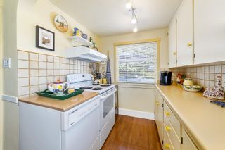 Photo 13: 4313 VICTORY Street in Burnaby: South Slope House for sale (Burnaby South)  : MLS®# R2607922