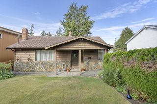 Photo 2: 1102 Lockley Rd in Esquimalt: Es Rockheights House for sale : MLS®# 914628