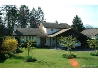 Photo 1: 931 Sluggett Rd in BRENTWOOD BAY: CS Brentwood Bay House for sale (Central Saanich)  : MLS®# 392285