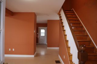 Photo 3: 28 Centre Street in Truro: 104-Truro / Bible Hill Residential for sale (Northern Region)  : MLS®# 202300830