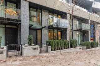 Main Photo: 1392 HORNBY Street in Vancouver: Downtown VW Townhouse for sale in "The Pacific by Grosvenor" (Vancouver West)  : MLS®# R2837693