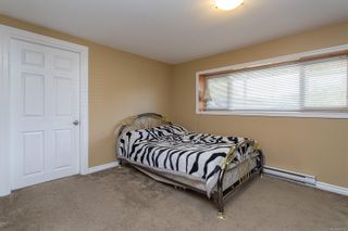 Photo 30: 104 Burnett Rd in View Royal: VR View Royal Single Family Residence for sale : MLS®# 963709