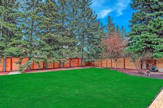 Photo 2: 3136 LINDEN Drive SW in Calgary: Lakeview Detached for sale : MLS®# C4246154