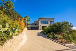 Photo 4: MOUNT HELIX House for sale : 6 bedrooms : 4460 Ad Astra Way in La Mesa