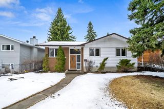 Photo 1: 2727 Conrad Drive NW in Calgary: Charleswood Detached for sale : MLS®# A1209432