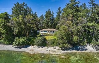 Photo 2: 565 Towner Park Rd in North Saanich: NS Deep Cove House for sale : MLS®# 911735