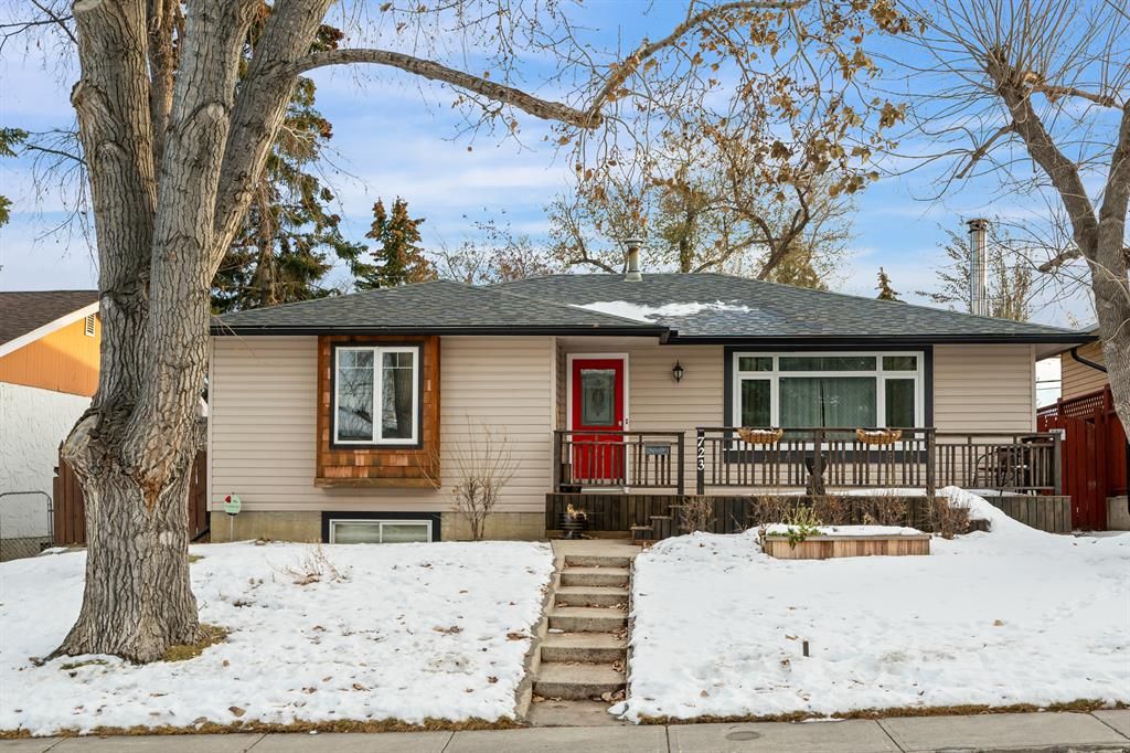 Main Photo: 723 78 Avenue NW in Calgary: Huntington Hills Detached for sale : MLS®# A2012781