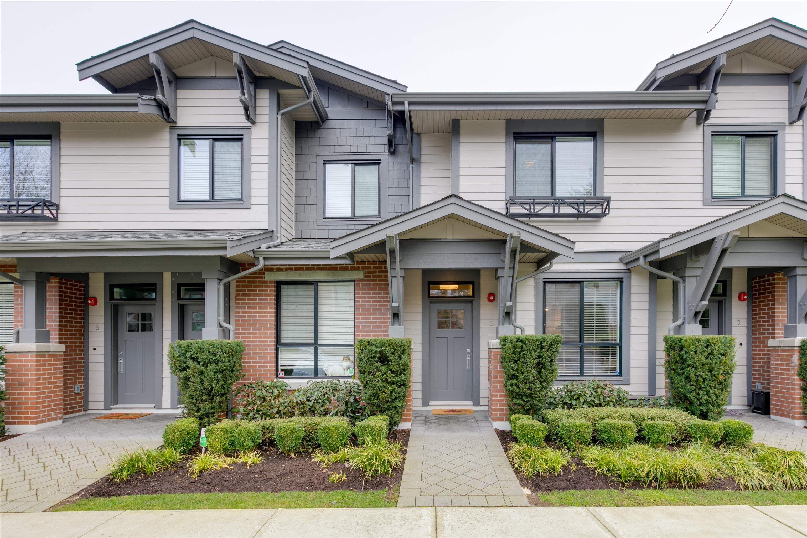 Main Photo: 3 2988 151 Street in Surrey: Sunnyside Park Surrey Townhouse for sale in "South Point Walk" (South Surrey White Rock)  : MLS®# R2645032