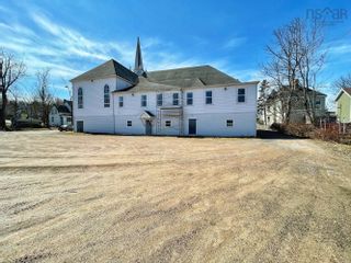 Photo 2: 411 King Street in Windsor: Hants County Commercial  (Annapolis Valley)  : MLS®# 202223219