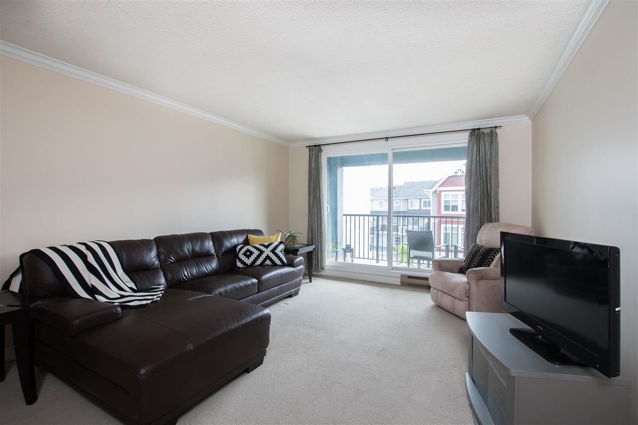 Photo 10: Photos: 204 4926 48 Avenue in Delta: Ladner Elementary Condo for sale in "LADNER PLACE" (Ladner)  : MLS®# R2580261