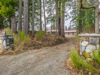 Photo 1: 3282 Piercy Rd in Courtenay: CV Courtenay West House for sale (Comox Valley)  : MLS®# 922207