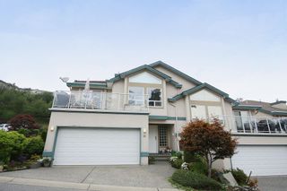 Photo 1: 16 8590 SUNRISE Drive in Chilliwack: Chilliwack Mountain Townhouse for sale in "MAPLE HILLS" : MLS®# H2151687