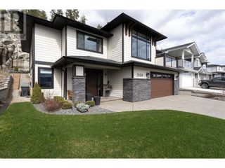 Photo 3: 2604 Crown Crest Drive in West Kelowna: House for sale : MLS®# 10308571