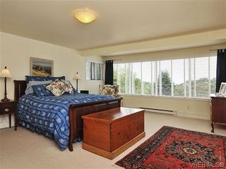 Photo 10: 1575 Montgomery Avenue in VICTORIA: Vi Rockland Residential for sale (Victoria)  : MLS®# 318035