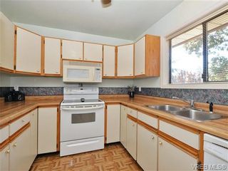 Photo 8: 1287 Lidgate Crt in VICTORIA: SW Strawberry Vale House for sale (Saanich West)  : MLS®# 740676